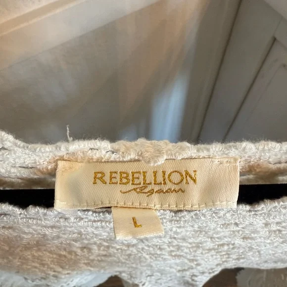 Rebellion Cream Cap-Style Cropped Blouse - Picture 3 of 6